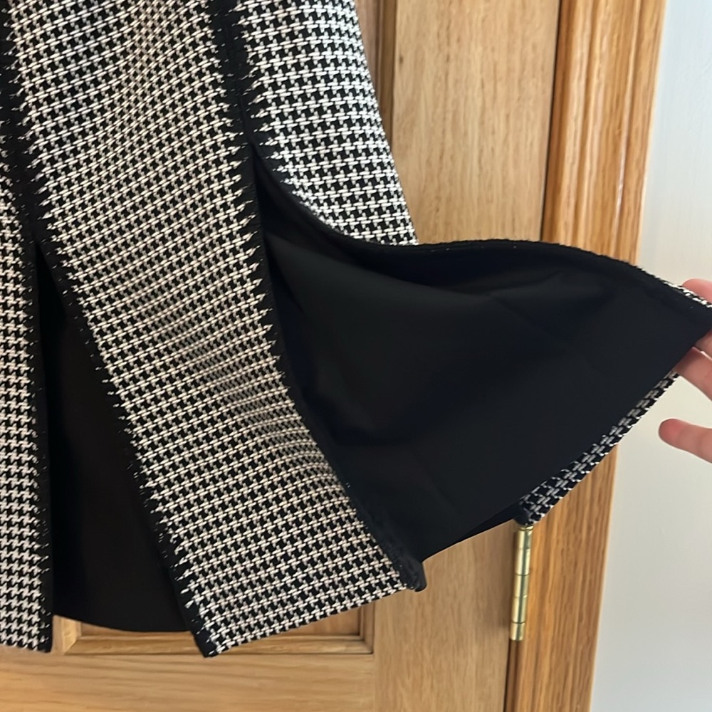 Ann Taylor - Black & White Tweed Houndstooth Pleated Skirt - Designer - 8 - Picture 5 of 7